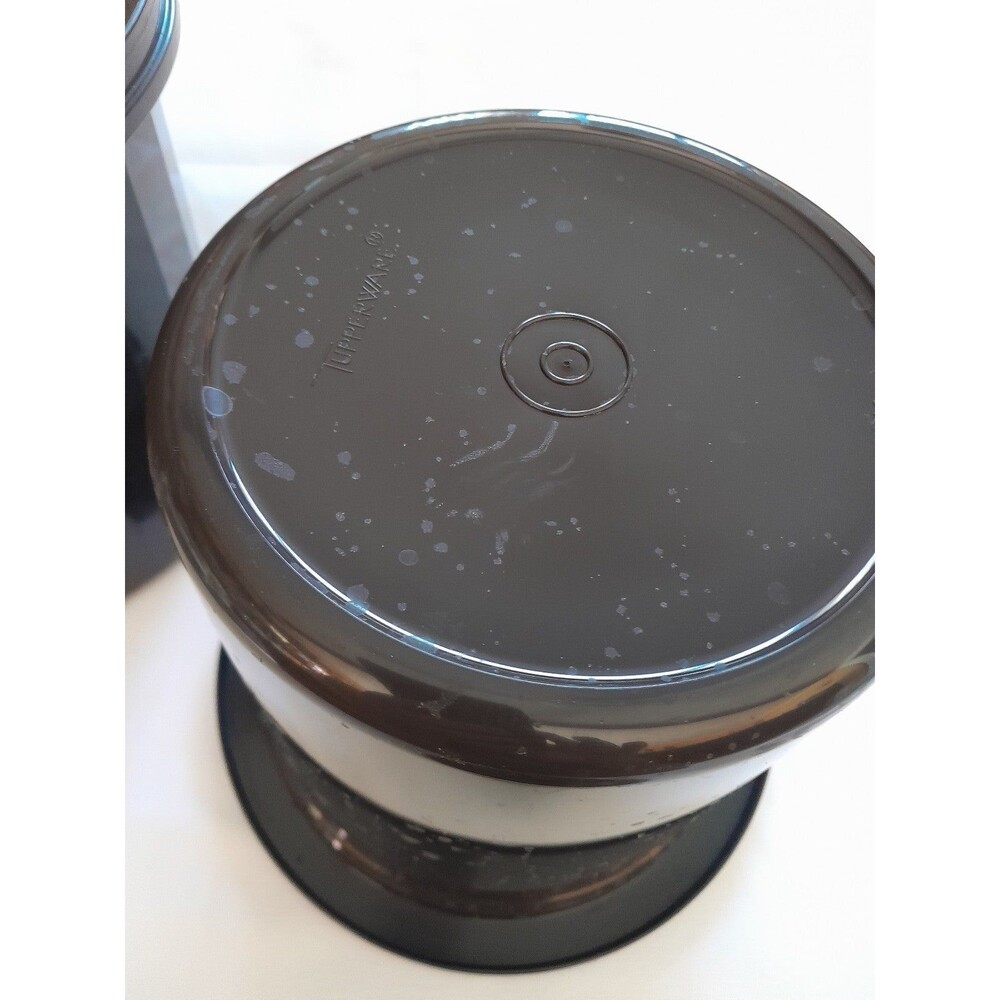 Tupperware ice bucket with tongs - Picture 9 of 11
